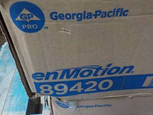 lot 14 image: Georgia Pacific en Motion Rolls 8 ...