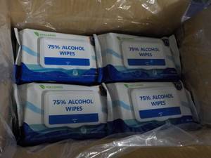 lot 18 image: Case of Ho Cleans 1200 Alcohol Wipe...