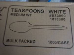 lot 47 image: Case of 1000 White Medium Weight Te...
