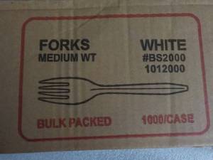 lot 49 image: Case of 1000 White Medium Weight Fo...