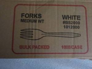 lot 50 image: Case of 1000 White Medium Weight Fo...