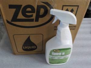 lot 57 image: Case of 12 qt Spray Bottles ZEP Spi...