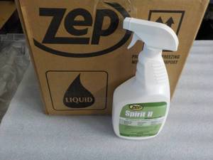 lot 58 image: Case of 12 qt Spray Bottles ZEP Spi...