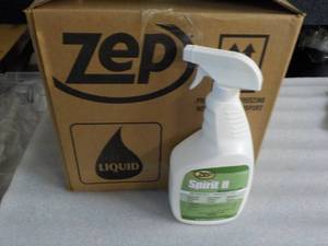 lot 61 image: Case of 12 qt Spray Bottles ZEP Spi...