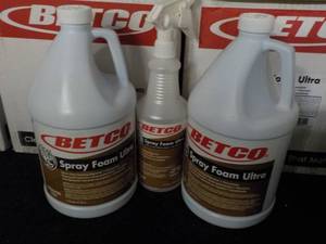 lot 69 image: 2 Gallon Jugs Betco spray Foam Ultr...