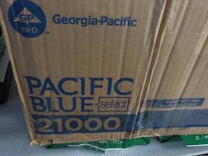 lot 110 image: Case of Georgia Pacific Blue Basic ...