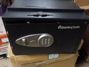lot 120 image: Sentry Safe- has keys, needs batter...