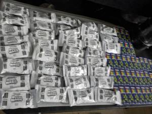 lot 142 image: Crayola Model Magic and 4 Pack Pran...