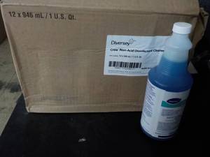 lot 172 image: Case of 12 qt Bottles DiverseyCrew ...