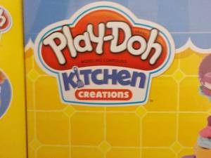 lot 199 image: 2 Play Doh Kitchen Creations...