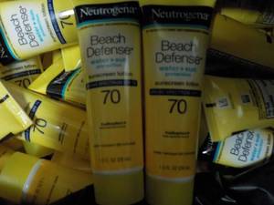 lot 215 image: Banana Box Full of Neutrogena Beach...