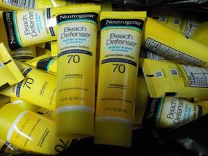 lot 216 image: Banana Box Full of Neutrogena Beach...