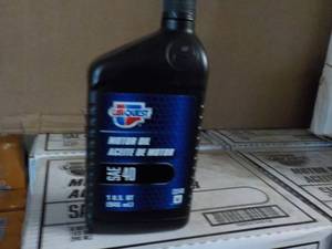 lot 254 image: Case of 12 qt Bottles Carquest Moto...