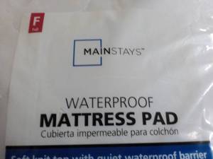 lot 297 image: Waterproof Full Size Mattress Pad...