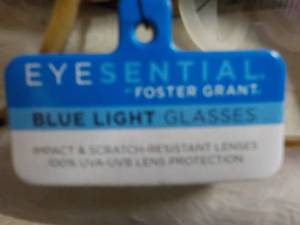 lot 313 image: 30 Pair Eyesential Foster Grant Blu...