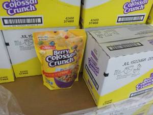 lot 372 image: 5 Boxes Malt O Meal Berry Colossal ...