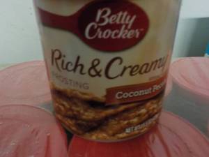 lot 373 image: 2 - 8 Packs Betty Crocker Coconut P...