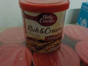 lot 374 image: 2 - 8 Packs Betty Crocker Coconut P...