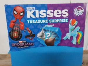 lot 377 image: 2 - 80 ct Boxes Hersheys Kisses Tr...