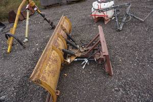 Universal Mount Bobcat Skid Loader Skid Steer 7 12 Snow Plow