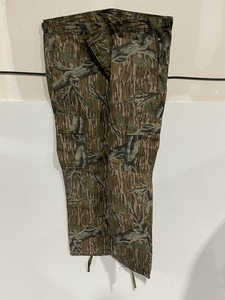 lot 7 image: Camo Pants NEW