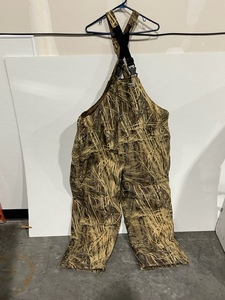 lot 9 image: Camo Bibs