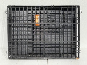 lot 28 image: Small Portable Dog Kennel