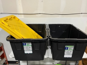 lot 72 image: 2 Greenmade 27 Gallon Totes