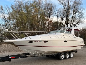 lot 1 image: 1992 Chris-Craft Crowne 322 Boat & Trailer