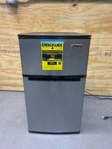 lot 52 image: Magic Chef 3.1 cu. ft. Mini Refrigerator in Stainless Look (Stainless Steel)