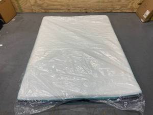 lot 61 image: 3 Mattress Topper