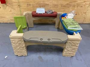 lot 68 image: Kids Outdoor Play Set