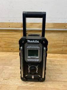 lot 107 image: MAKITA 18V LXT Lithium-Ion Cordless Bluetooth Job Site Radio (Tool Only)