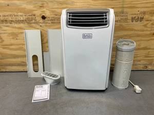 lot 76 image: BLACKDECKER 12,500 BTU Cool 11,000 BTU Heat 8,000 BTU (SACCCEC) Portable Air Conditioner, Dehumidifier and Heater