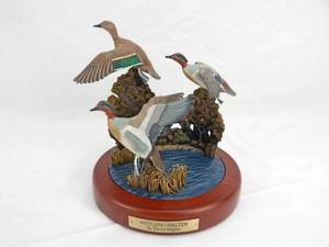 lot 107 image: Vintage 1999 Limited Edition David Maass Wetland Shelter Hand Painted Sculpture