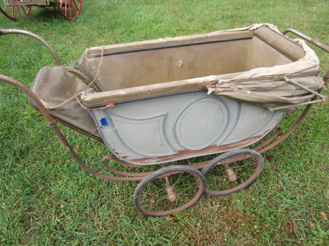 FARM & HOME PRIMITIVES, ANTIQUES, ANTIQUE AUTO RADIATORS | K-BID