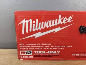 lot 61A image: Brand New Milwaukee M12 12V Lithium-Ion Cordless 14 in. Ratchet 