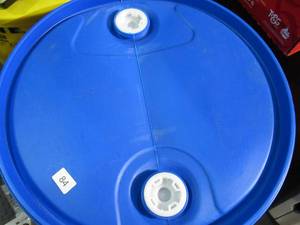 lot 84 image: 55 GALLON DRUM, PLASTIC, CLOSED HEAD, UN RATED, FITTINGS - BLUE