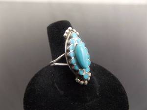 lot 39 image: .925 Sterling Silver Turquoise Ring Size 6.5