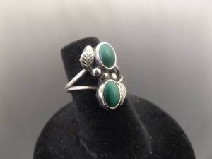 lot 46 image: .925 Sterling Silver Navajo Malachite Cabochon Ring Size 5.5