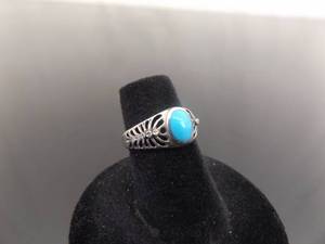 lot 41 image: .925 Sterling Silver Sleeping Beauty Turquoise Cabochon Ring Size 5