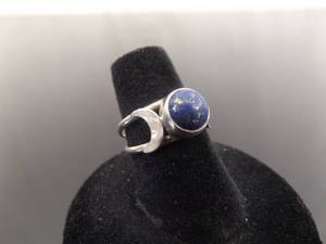 lot 43 image: .925 Sterling Silver Lapis Lazuli Cabochon Ring Size 6.25