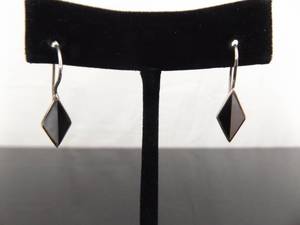 lot 94 image: .925 Sterling SilverInlayed Mother of Pearl and Black Onyx Hook Earrings