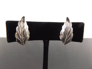 lot 100 image: .925 Sterling Silver Leaf Screw Back Earrings