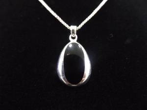 lot 15 image: .925 Sterling Silver Inlayed Black Onyx Pendant Necklace