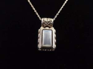 lot 19 image: .925 Sterling Silver Mother of Pearl Pendant Necklace