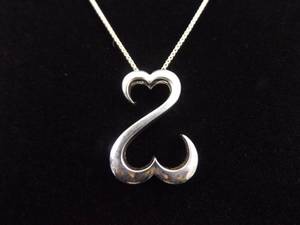 lot 21 image: .925 Sterling Silver Jane Seymour Open Heart Pendant Necklace