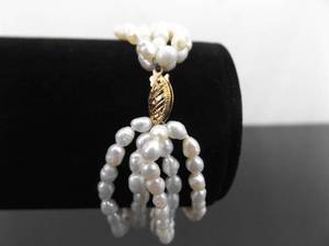 lot 26 image: .925 Sterling Silver 14K Clasp Genuine Pearl Bracelet