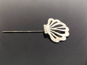 lot 30 image: .925 Sterling Silver Fluer Hair Pin