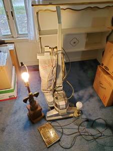 Tech Drive Vacuum And Two Lamps